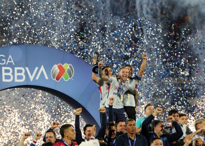 Cruz_Azul_premiacion